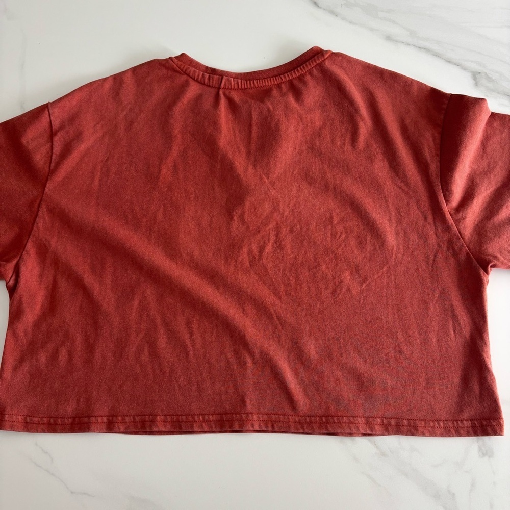 AC/DC Maroon Graphic Cropped Tee Sz L - Picture 2 of 8